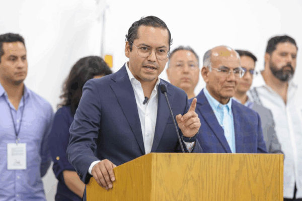 Chepe Guerrero impulsa Ley Escudo en Querétaro