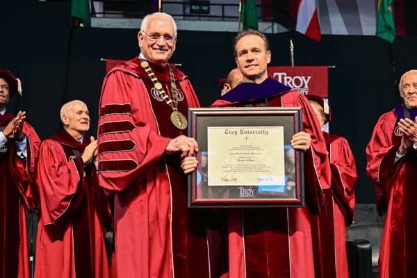 Fotografía: Troy University.