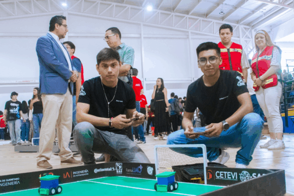 Talento universitario brilla en RoboUAQ 2025