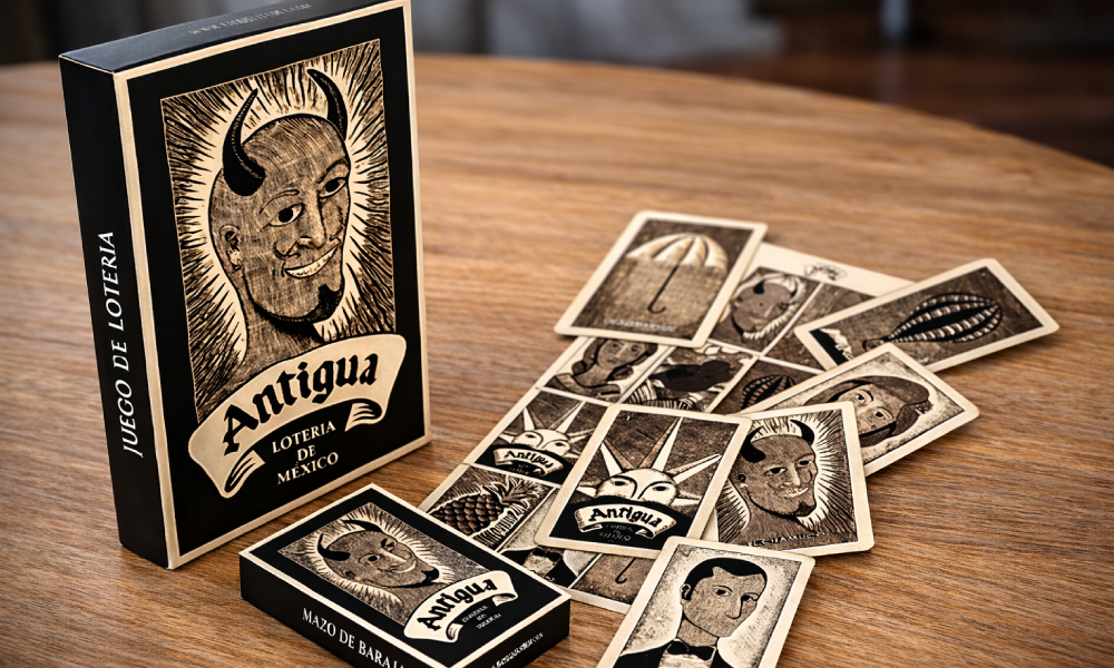 Artista reinterpreta lotería con grabado contemporáneo